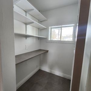 4 1/2 rénové avec cours, Laval, Sainte-Dorothée - Photo 2