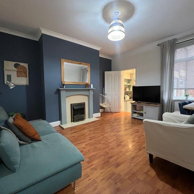 2 bedroom flat to rent - Photo 1