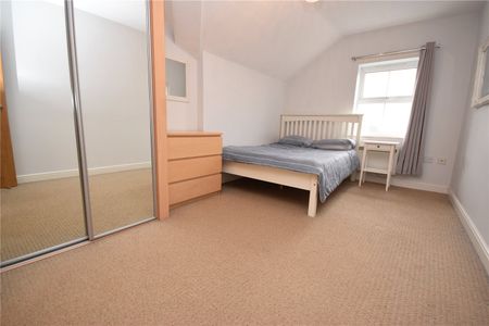 21, Manor Fold, Horsforth, Leeds, West Yorkshire, LS18 4DG - Photo 3