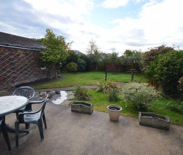 2 bedroom detached bungalow to rent - Photo 3