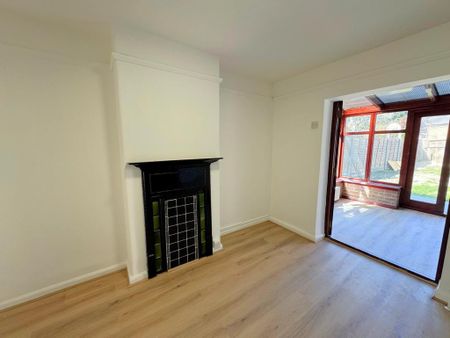 3 bedroom semi-detached house to rent - Photo 2