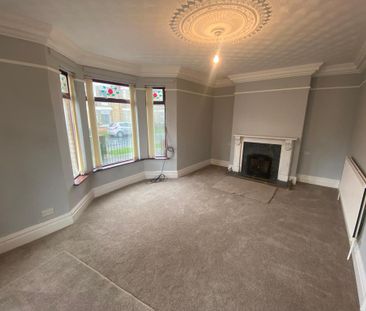 3 bedroom end of terrace house to rent - Photo 2