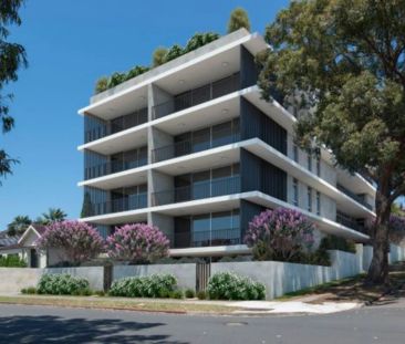 SPACIOUS, THREE BEDROOM APARTMENT WITH VIEWS - Photo 1