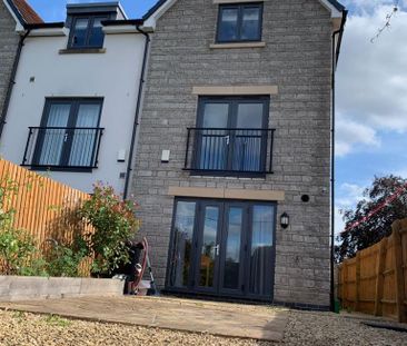 3 bedroom end of terrace house to rent - Photo 4