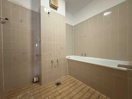 Großzügige Wohnung in Spandau sucht eine Familie mit WBS100! - Photo 2
