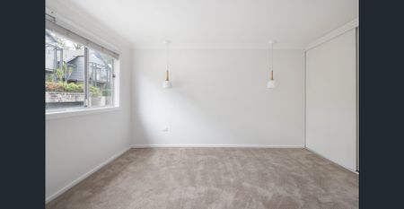 Family home in Balmain Peninsula location - Photo 3