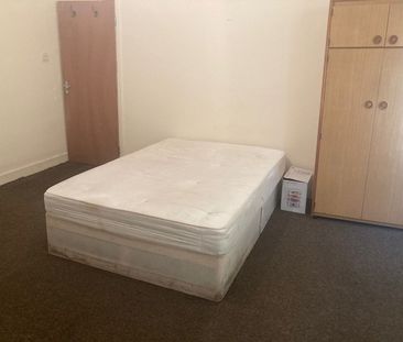 Room in a Shared House, Cambridge Road, E11 - Photo 6