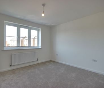 3 Bedroom - Photo 5