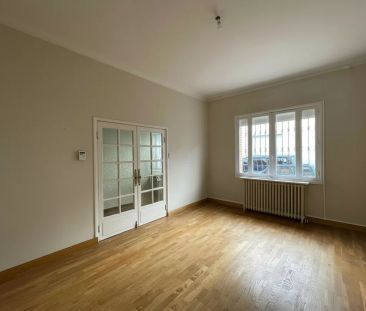 À louer , maison ; 5 chambres avec véranda et jardin, cave . Quarti... - Photo 2