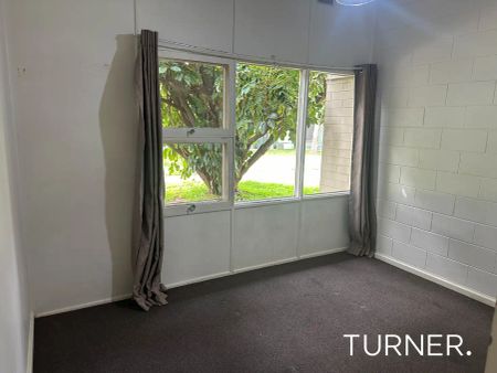 “2 Bedroom unit in convenient location” - Photo 4