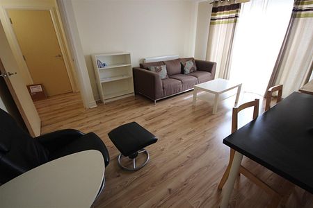 1 bedroom Apartment to let - Photo 3