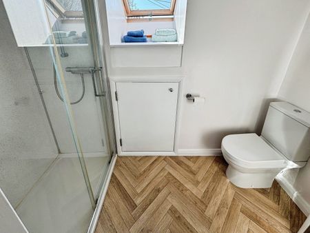 Kings Gardens, Upminster, RM14 - Photo 5