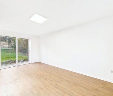 3 bedroom detached house to rent - Photo 2