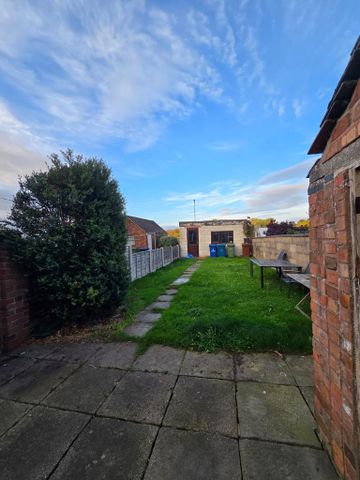 3 bedroom terraced house to rent - Photo 5