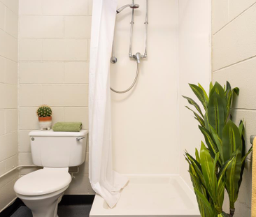 1 bedroom in a flat share to rent - Photo 5