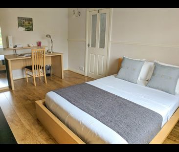 3 Bed Semi-Detached House, Charter Avenue, CV4 - Photo 3