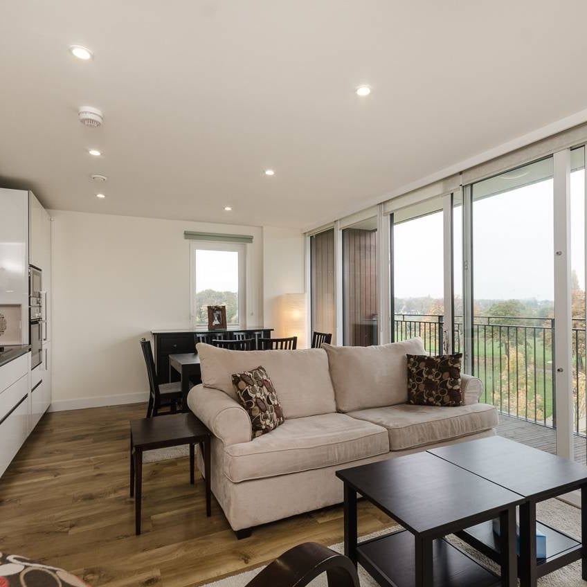 2 Bed Flat, Johnson Court, SE9 - Photo 1