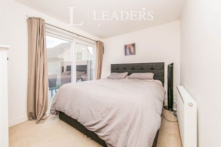 3 bedroom bungalow to rent Stanmore Close, Clacton-on-Sea, CO16 - Photo 3