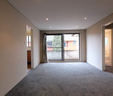 18/4-10 Darling Street, Kensington NSW 2033 - Apartment For Rent | ... - Photo 2