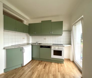 Helles Altbau-Juwel mit Charakter: 2 Zimmer mit Balkon! - Foto 1