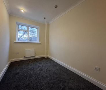 4 bedroom detached house to rent - Photo 3