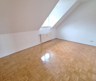 360 Tour / Sanierte 2-Zimmer-Neubau-Dachgeschosswohnung mit Balkon ... - Photo 4