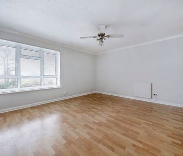 Little Thatch, Godalming, Surrey, GU7 - Photo 3