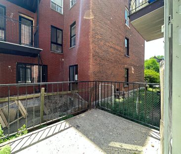 376 Rue St Viateur O., Montréal (Le Plateau-Mont-Royal), QC H2V - Photo 2