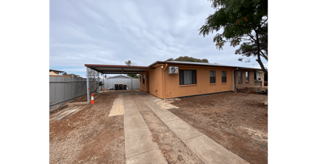 Big Shed, Entertainment Area, even SOLAR!! - Photo 2