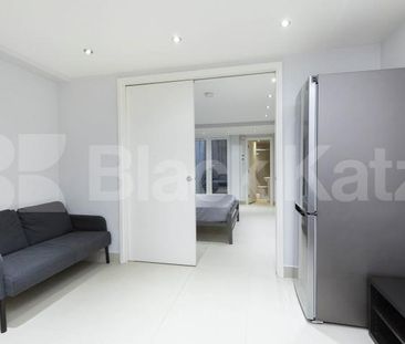 Burnley Road, London, NW10 - Photo 1