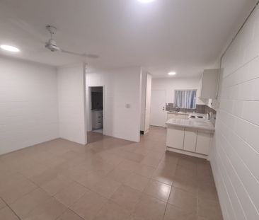 GROUND FLOOR - 2 BEDROOM UNIT! - Photo 6