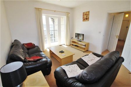 2 bedroom flat to rent - Photo 2