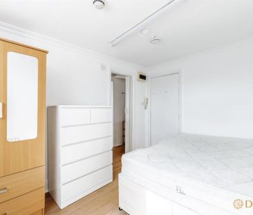 West Cromwell Road, SW5 - Photo 5