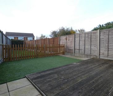 2 bedroom end of terrace house to rent - Photo 4