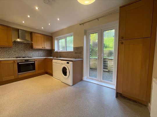 3 bedroom end of terrace house to rent - Photo 1