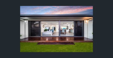 Luxury Waterfront Family Retreat - Photo 3