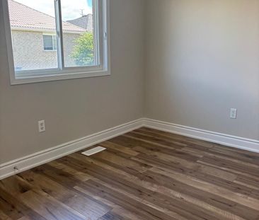 For Lease - 10 Bramacre Court, Brampton, Ontario - Photo 3