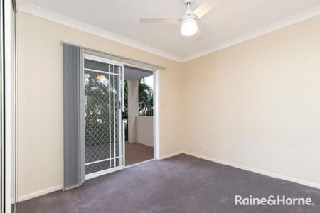Fantastic Two Bedroom Unit - Just off Park Road! - Photo 4