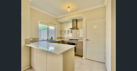 Available Now! Light-Filled Villa with Private Courtyard, Covered Patio & Garage - Photo 5