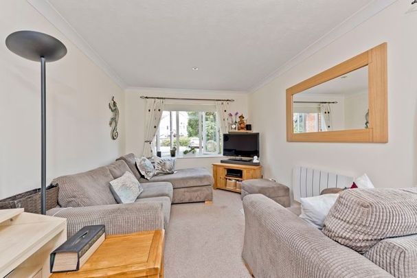 2 Bed Flat, Shelley Way, SW19 - Photo 1