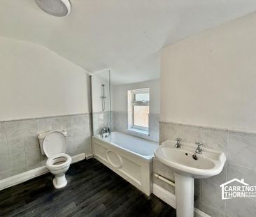3 bedroom end of terrace house to rent - Photo 4