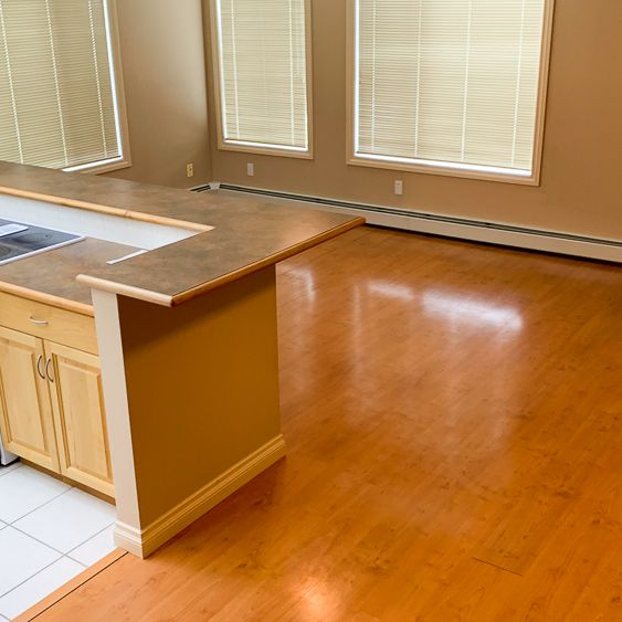 2 Bed + Den Condo For Rent In Westmount - Photo 1