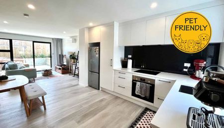 3 bedrooms, 3 floors in Henderson! - Photo 4