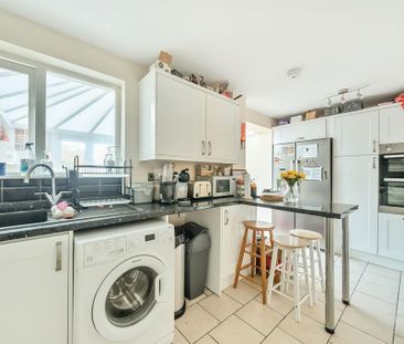 4 bedroom terraced house to rent - Photo 6