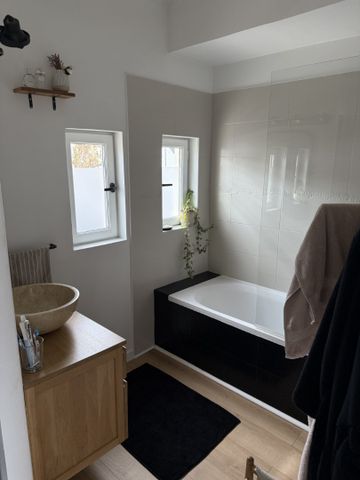 Location Appartement 2 pièces 64m² LOOS 59120 - Photo 5