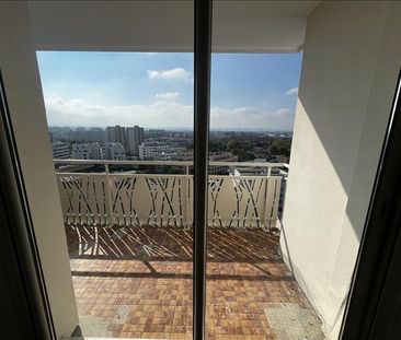 5 pièces - Meublé - 96,81 m² - 12ème étage - Colocation autorisée - Photo 5