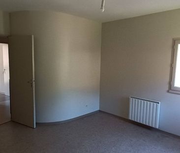 Location appartement 4 pièces 72 m² à Brusque (12360) - Photo 1