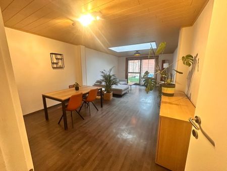 Instapklare woning met 2 slaapkamers en stadstuin te huur in Roeselare - Photo 2