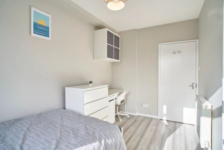 51 Whitton Walk Room 4 - Photo 4