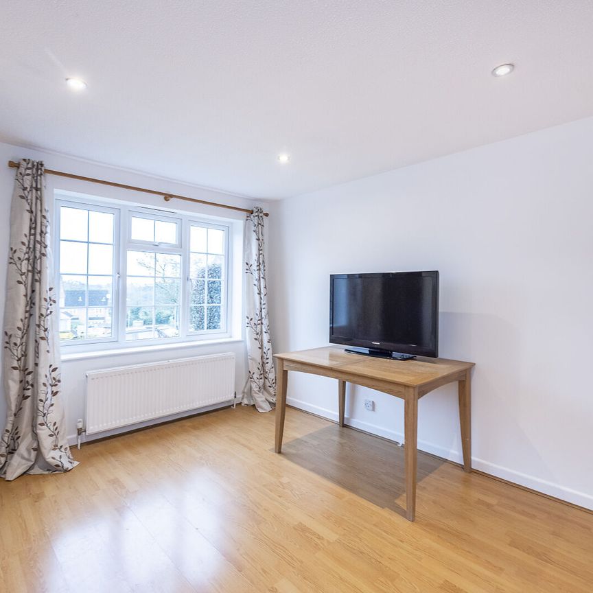 Available unfurnished now - Photo 1